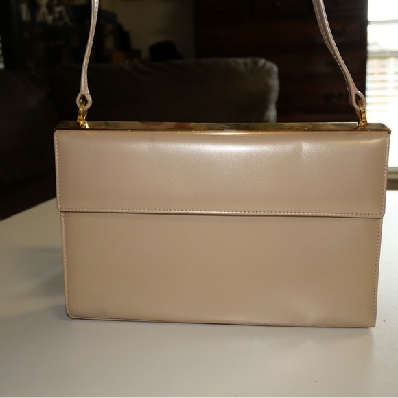 Salvatore Ferragamo - Picture 3 of 4